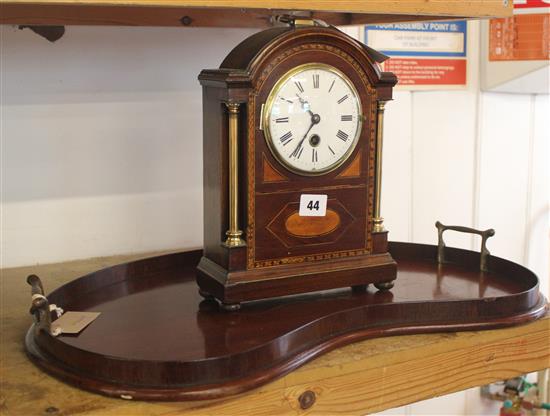 Edwardian inlaid mantel clock & a similar kidney-shaped tray with shell patera